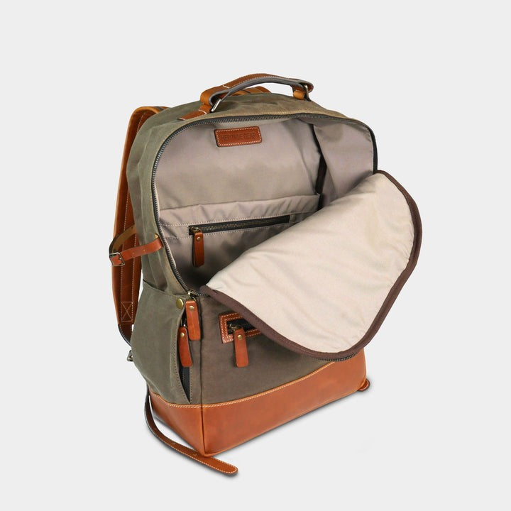 colorado leather backpack Doughnut Large Reborn 19L The roomy interior also provides space for a portfolio Vintage COLORADO Leather Backpack ~