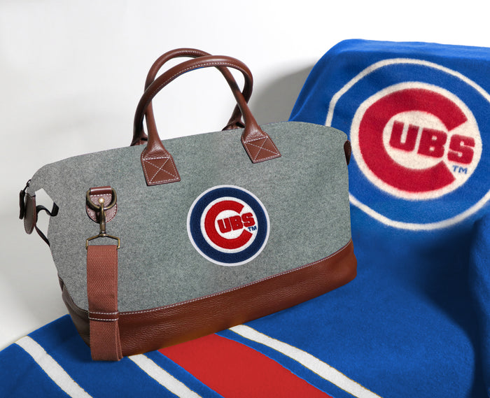 Chicago Cubs Duffle Bag and Jacquard Blanket Set