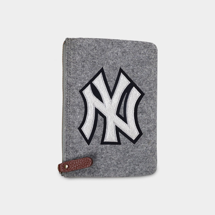 New York Yankees Valuables Pouch